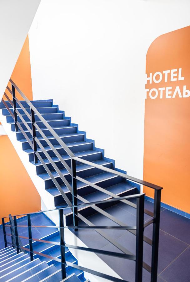LOMO Hotel Oeman Buitenkant foto